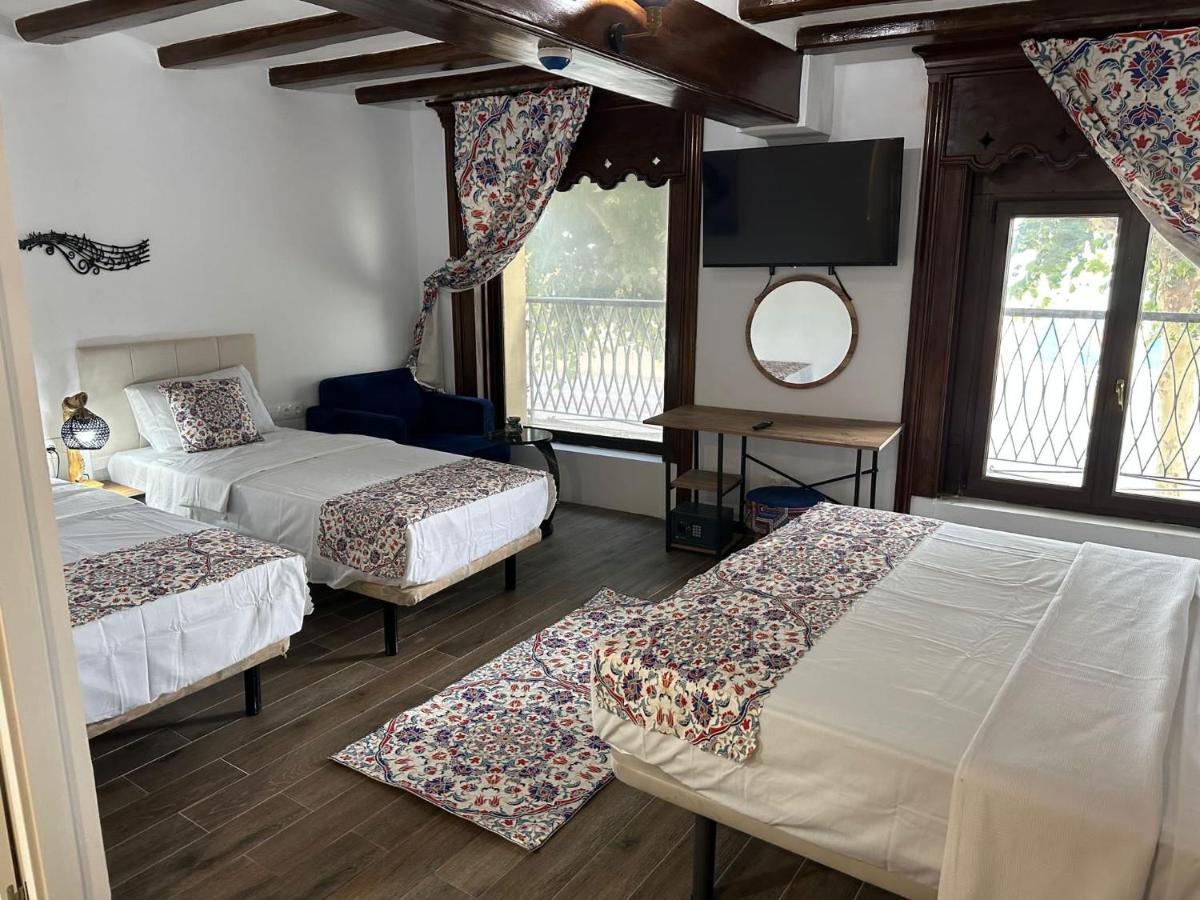 Vilador Beach Hotel Masnou Eksteriør bilde