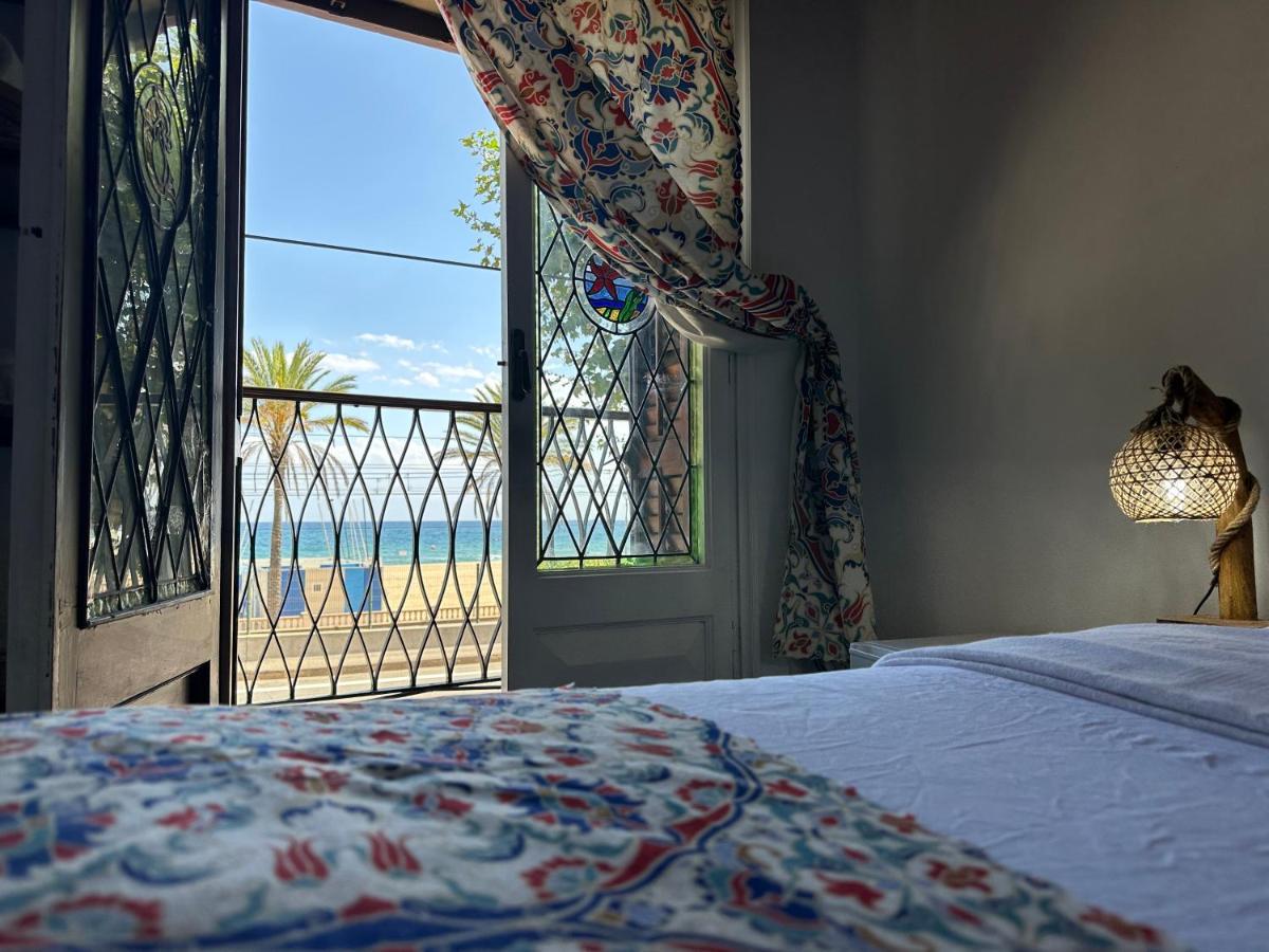 Vilador Beach Hotel Masnou Eksteriør bilde